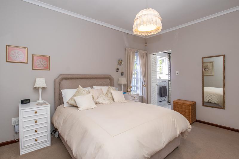 4 Bedroom Property for Sale in Constantia Western Cape